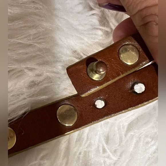 Tory Burch- Miller Leather Double Wrap Stud Bracelet in gold ✨ - Picture 7 of 9